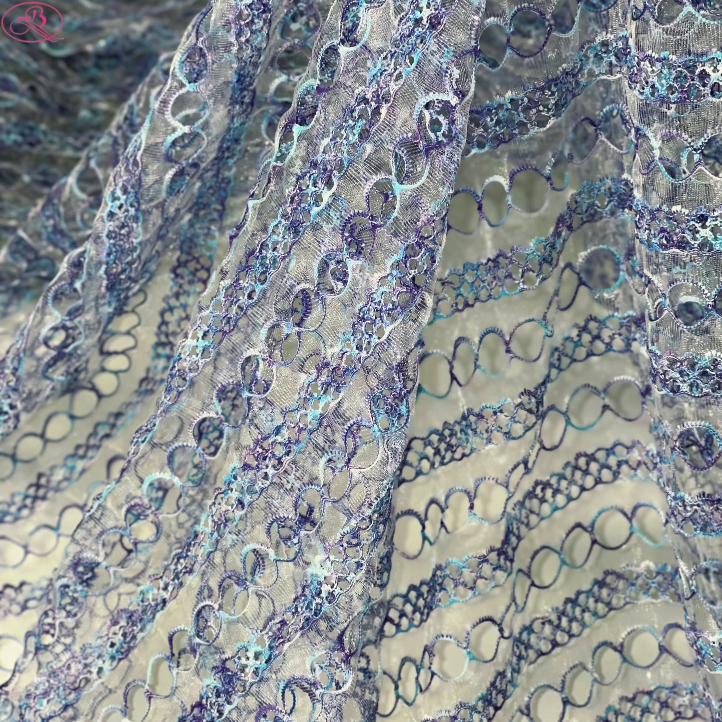 Yarn-Dyed Sheer Fabric with Circular Cut-Outs & Silver Sparkling Threads – Shimmery Summer Textile「七彩链条」