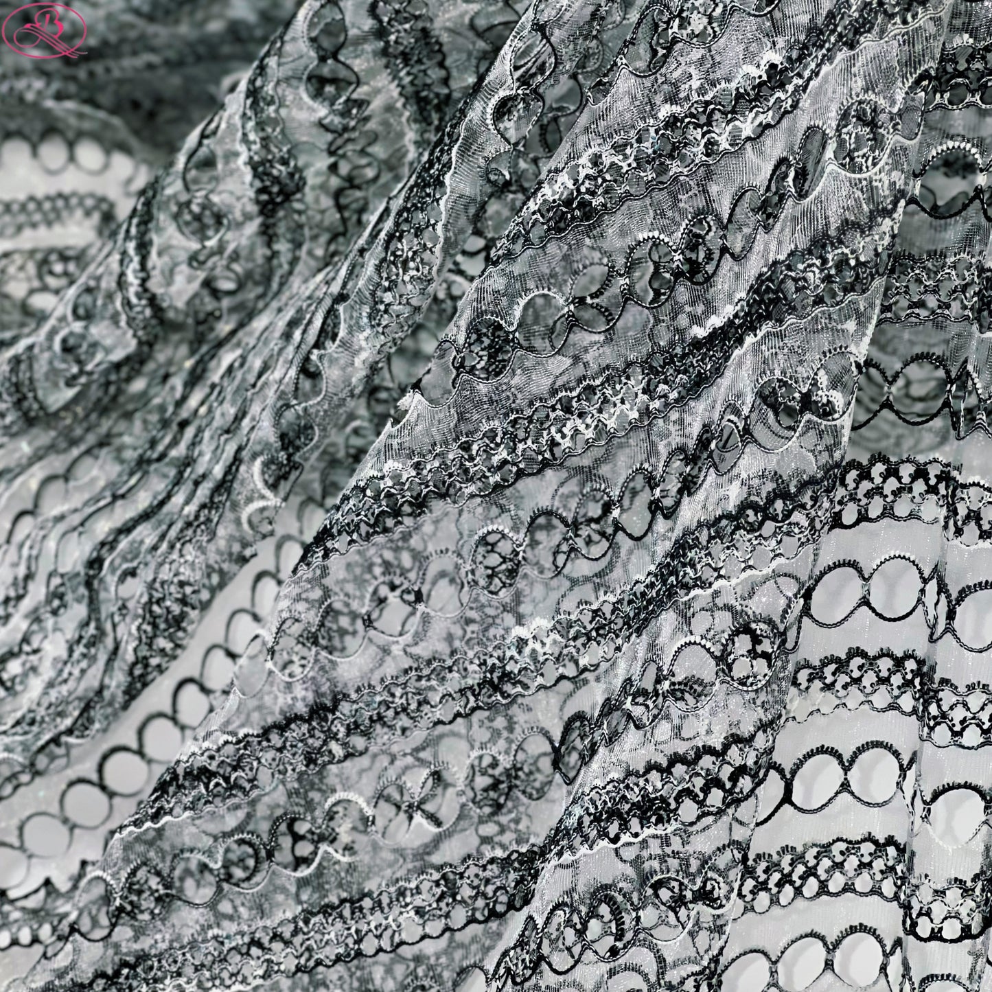 Yarn-Dyed Sheer Fabric with Circular Cut-Outs & Silver Sparkling Threads – Shimmery Summer Textile「七彩链条」
