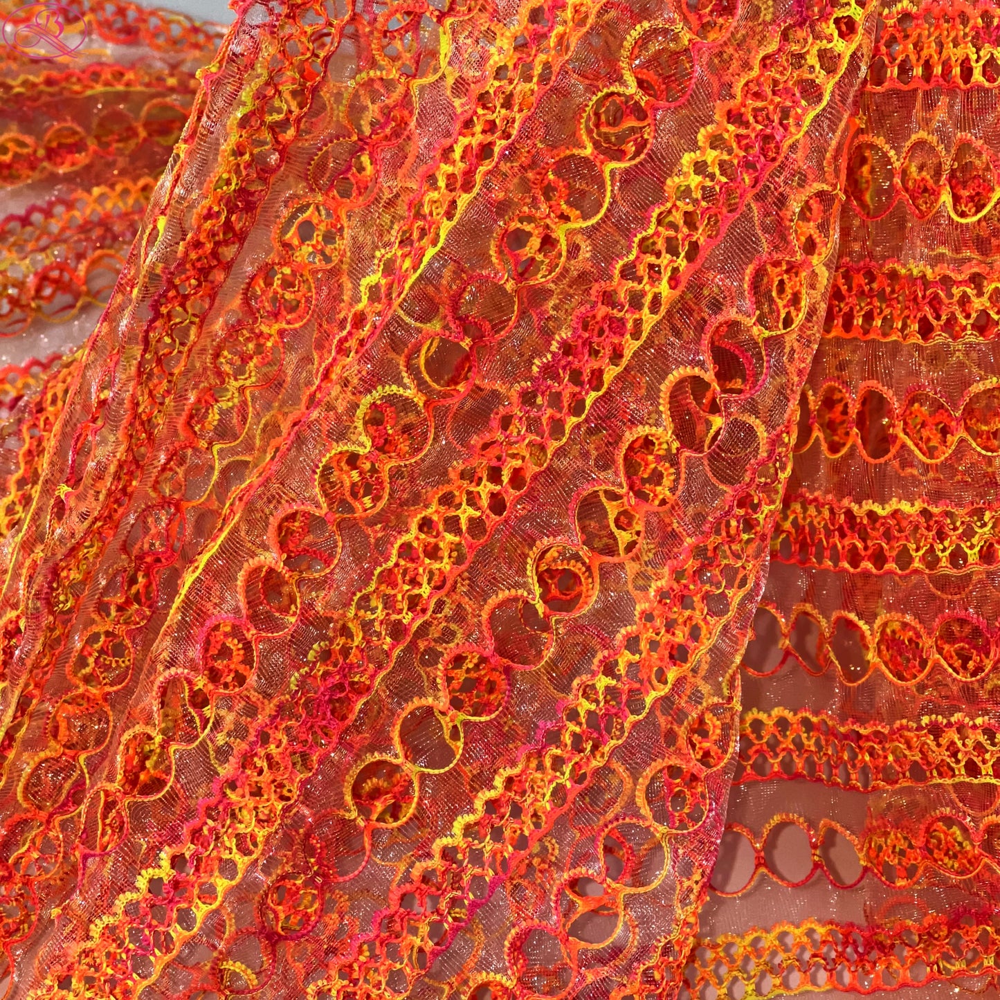 Yarn-Dyed Sheer Fabric with Circular Cut-Outs & Silver Sparkling Threads – Shimmery Summer Textile「七彩链条」