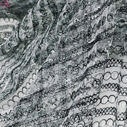 Yarn-Dyed Sheer Fabric with Circular Cut-Outs & Silver Sparkling Threads – Shimmery Summer Textile「七彩链条」