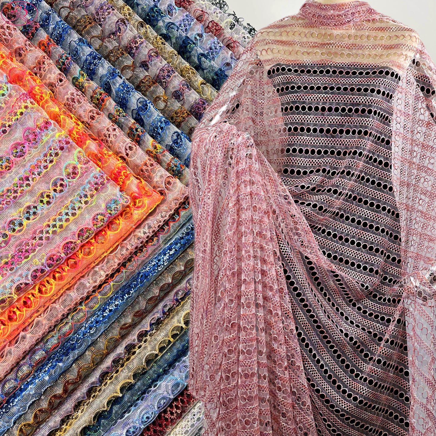 Yarn-Dyed Sheer Fabric with Circular Cut-Outs & Silver Sparkling Threads – Shimmery Summer Textile「七彩链条」