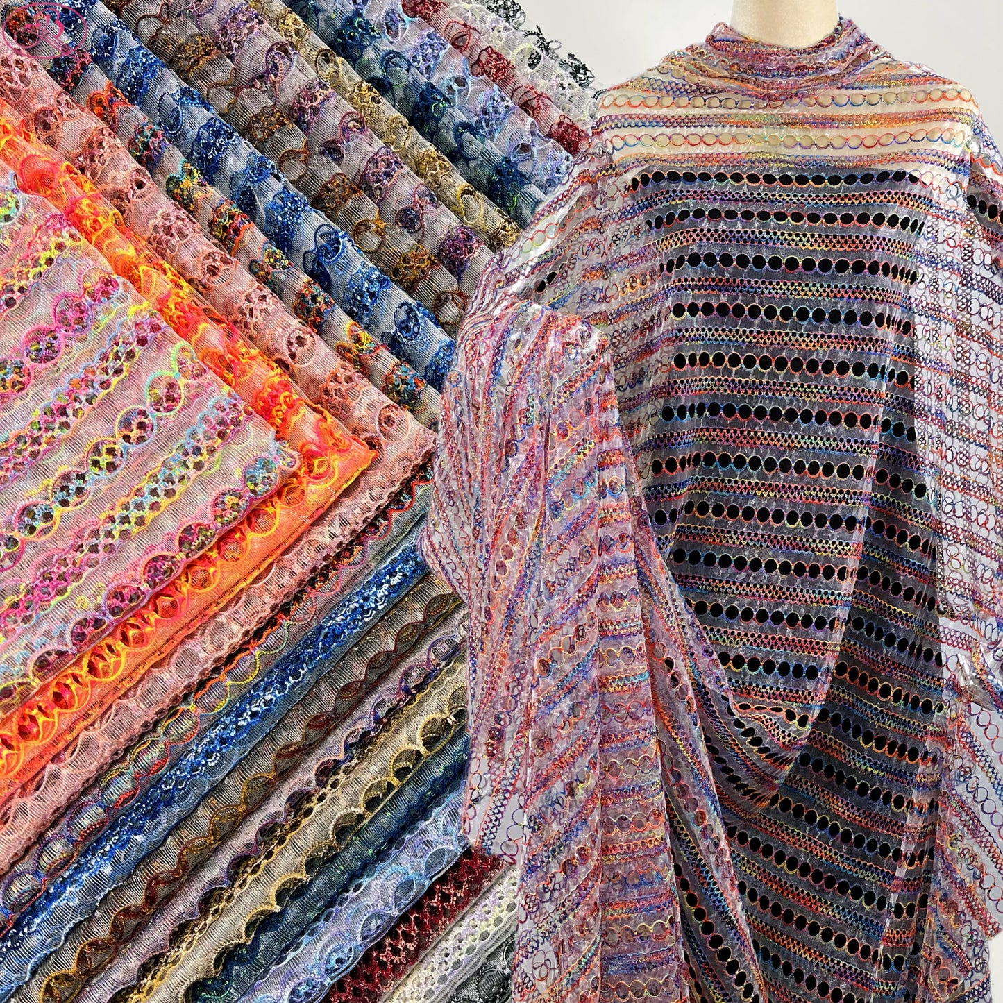 Yarn-Dyed Sheer Fabric with Circular Cut-Outs & Silver Sparkling Threads – Shimmery Summer Textile「七彩链条」