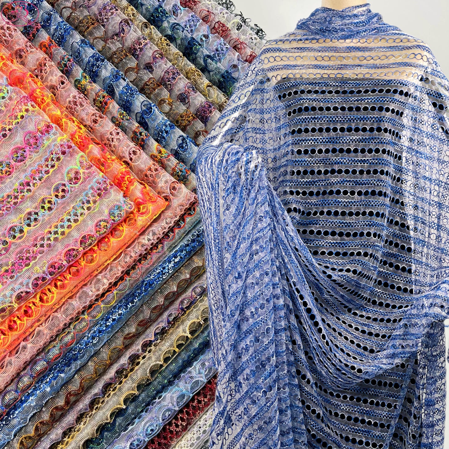 Yarn-Dyed Sheer Fabric with Circular Cut-Outs & Silver Sparkling Threads – Shimmery Summer Textile「七彩链条」