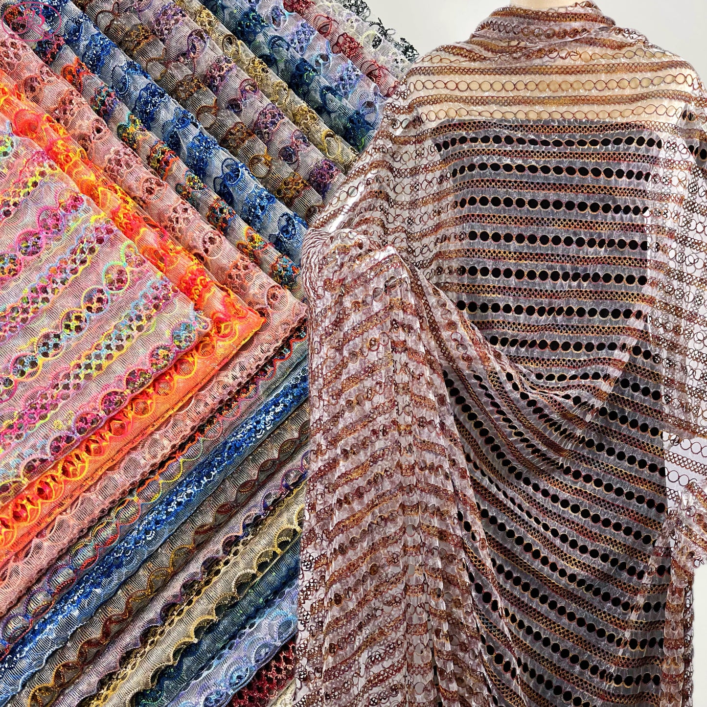 Yarn-Dyed Sheer Fabric with Circular Cut-Outs & Silver Sparkling Threads – Shimmery Summer Textile「七彩链条」